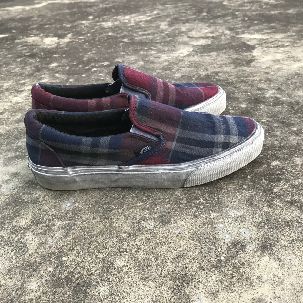 Vans plaid slip on 7.5/9